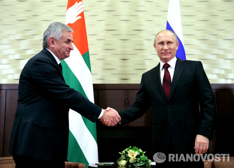 تقوقيع معاهدة للتحالف والشراكة الاستراتيجية بين روسيا وأبخازيا