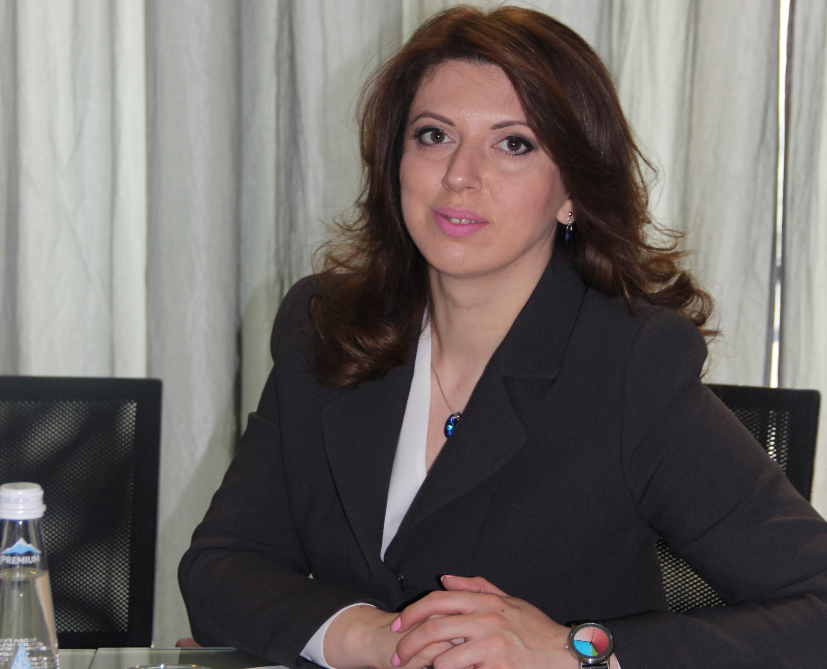 انتخاب السيدة تاميلا ميرتسخولافا فاليريفنا في منصب رئيس غرفة تجارة و صناعة جمهورية أبخازيا .