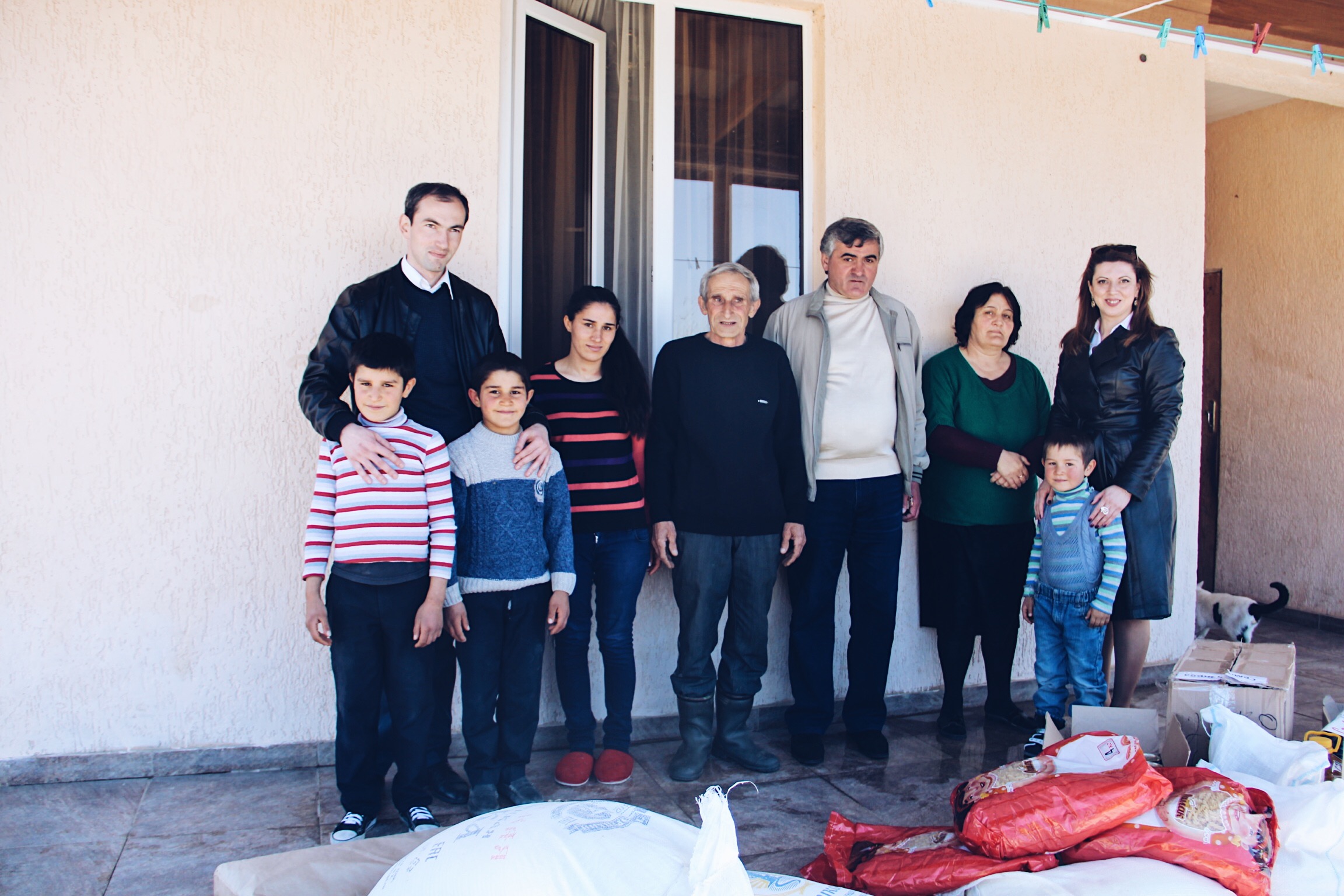 مواصلة غرفة تجارة و صناعة جمهورية أبخازيا فعل الخير في مساعد الأسر المحتاجة .