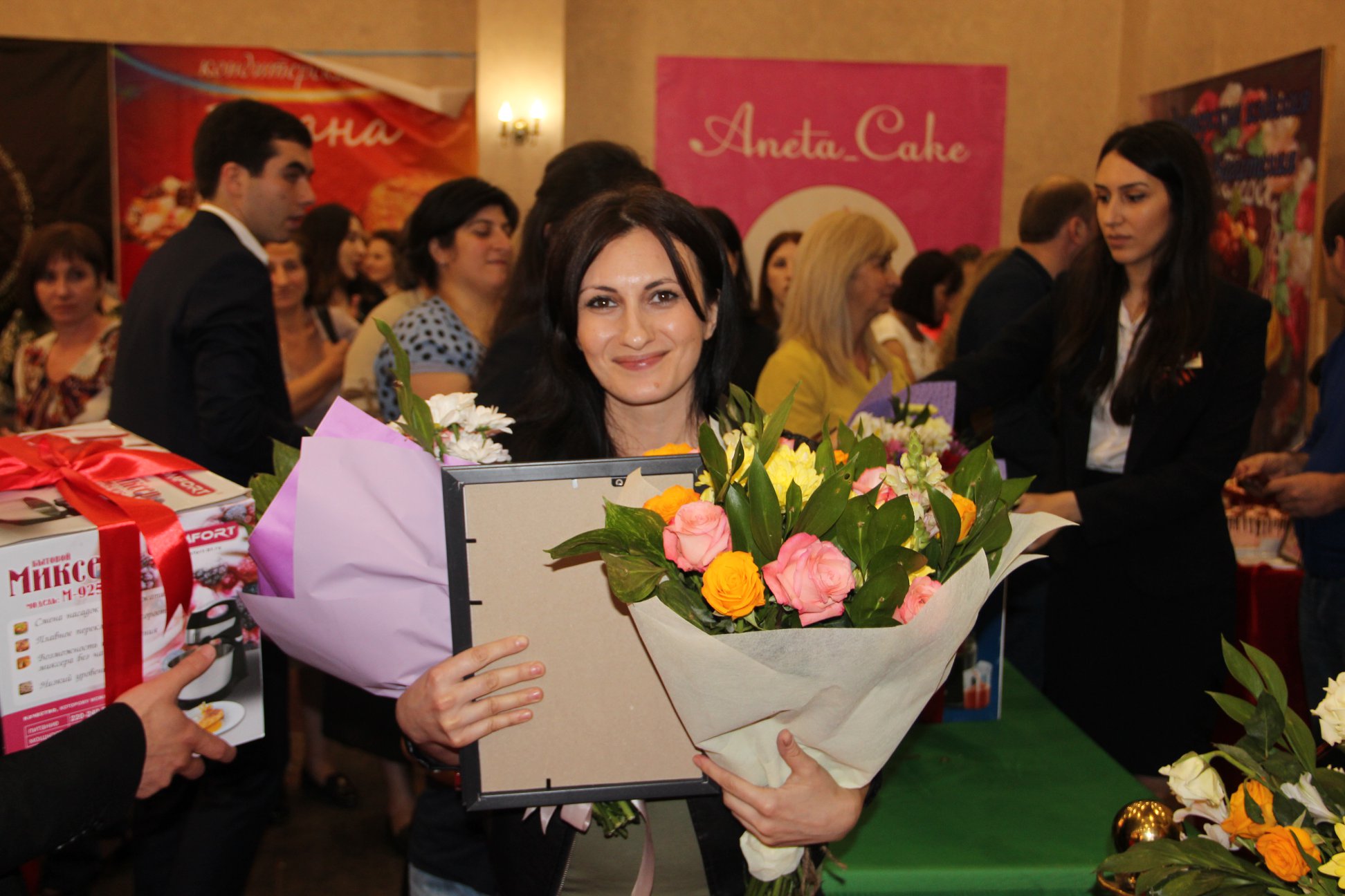 فاطمة أخبا صاحبة لقب "أفضل صناعي الحلوى في أبخازيا لعام 2018"