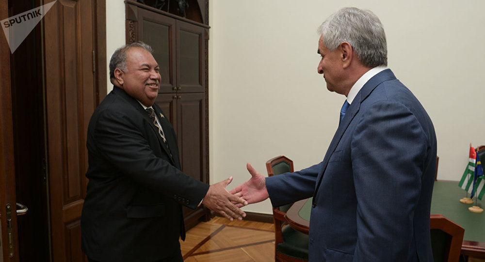 زيارة رئيس جمهورية ناورو السيد بارون فاكا مع وفد حكومي إلى أبخازيا ضمن زيارة عمل بتاريخ 12 تشرين الثاني 2017.