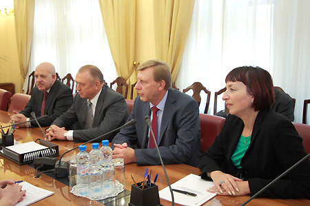 مناقشة قضايا تعزيز التعاون بين غرفة التجارة و الصناعة في جمهورية أبخازيا و غرفة التجارة و الصناعة في روسيا الإتحادية .