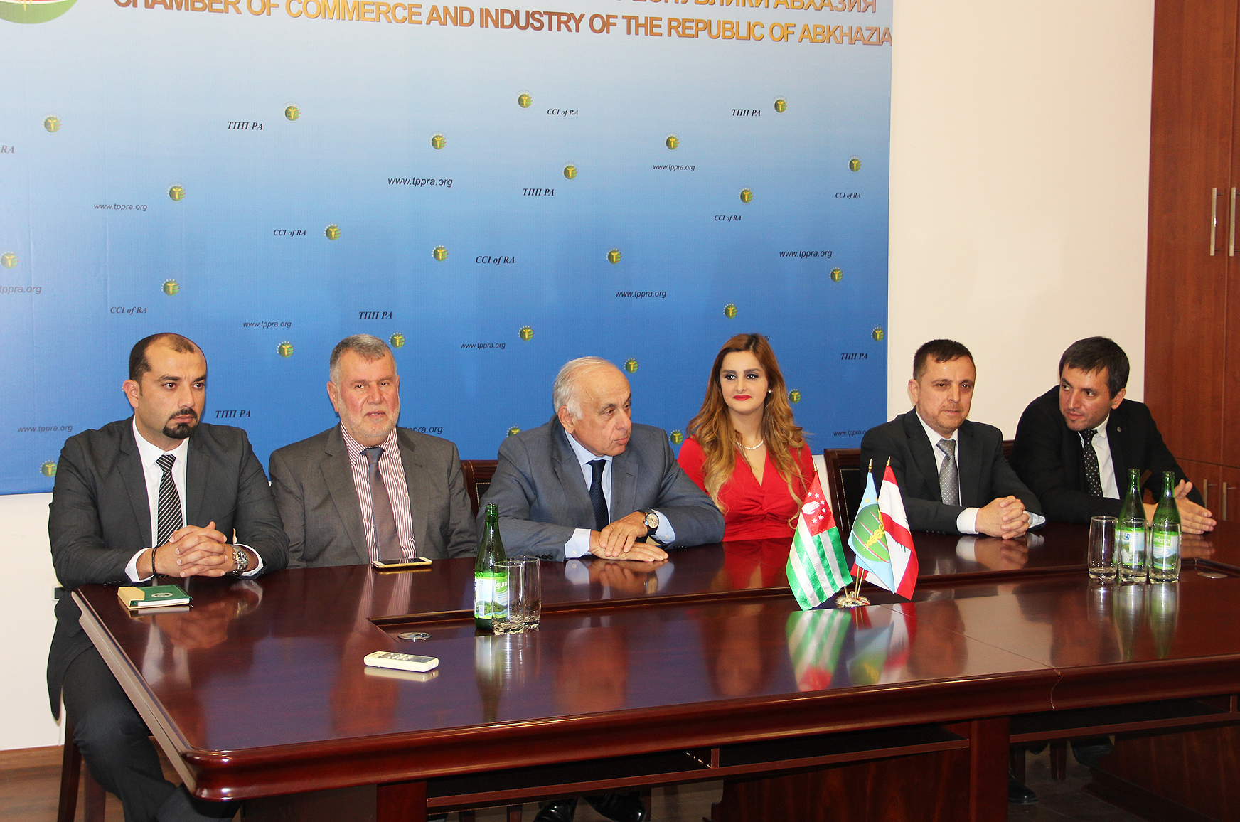 وفد شركس الجمهورية اللبنانية لأول مرة في أبخازيا .